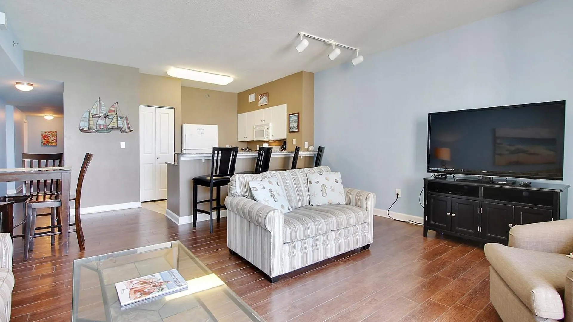 Holiday home Shores Of Panama #1421 By Book That Condo Panama City Beach